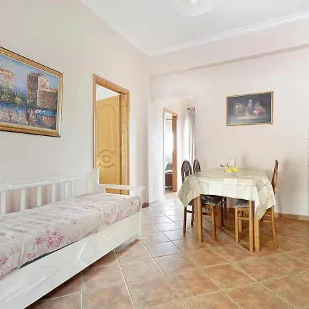 Apartment Paradiso