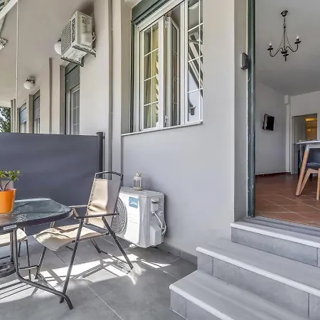 Paradiso Apartment *