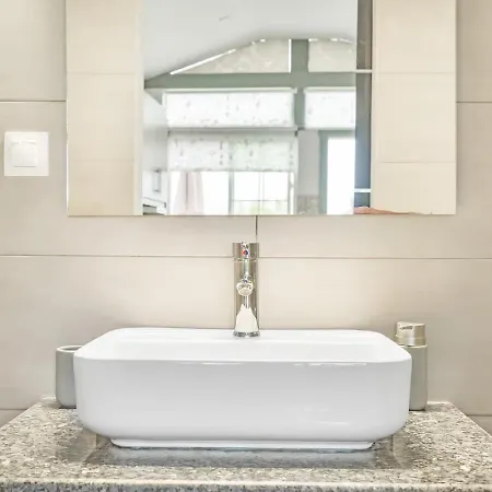 Paradiso Apartment *